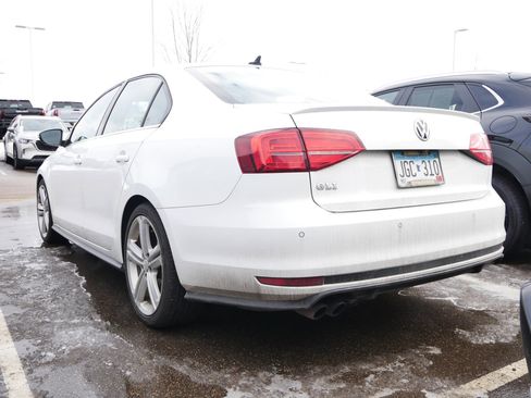Used 2017 Volkswagen Jetta GLI image 4