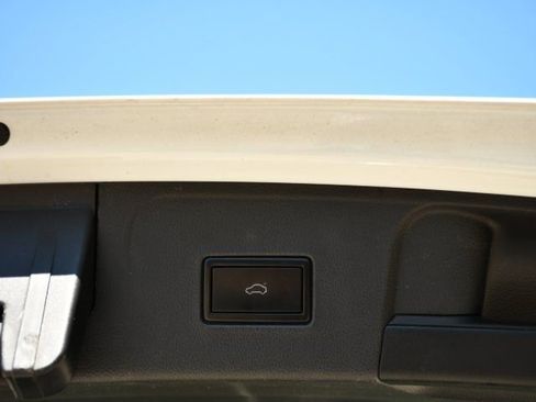 Used 2021 Volkswagen Atlas SE image 28