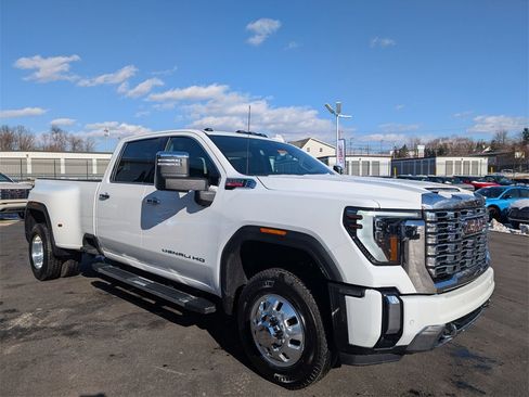 New 2026 GMC Sierra 3500 Denali w/ Technology Package image 3
