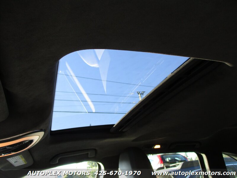 Used 2011 Porsche Cayenne Turbo AWD/4WD image 29