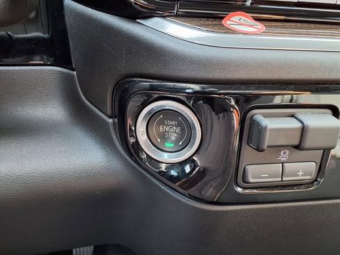 Used 2025 Chevrolet Silverado 2500 LT w/ Convenience Package image 6