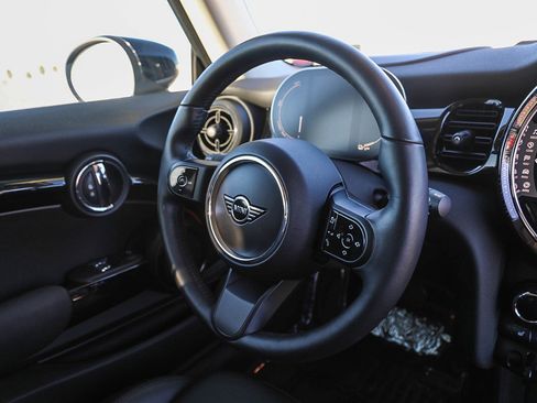 Used 2022 MINI Cooper SE image 16