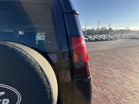 Used 2004 Land Rover Discovery SE image 11
