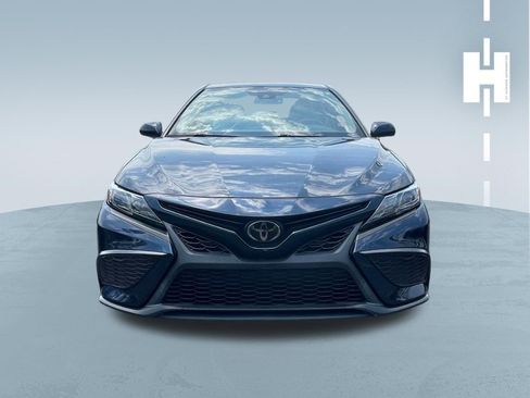 Used 2021 Toyota Camry SE w/ Convenience Package FWD image 2