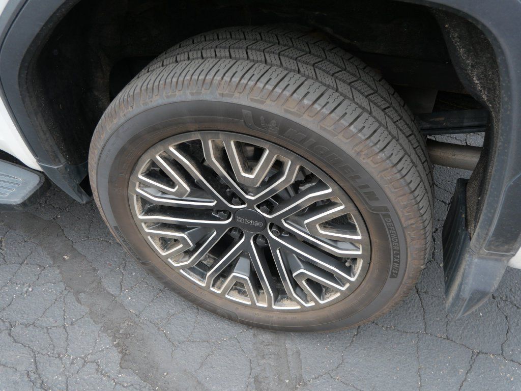 Used 2023 GMC Sierra 1500 Denali AWD/4WD image 9