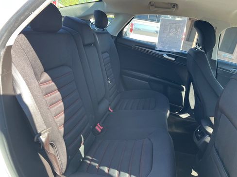 Used 2013 Ford Fusion SE image 31