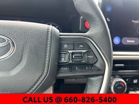 Certified 2025 Toyota Tacoma TRD Off-Road AWD/4WD image 16