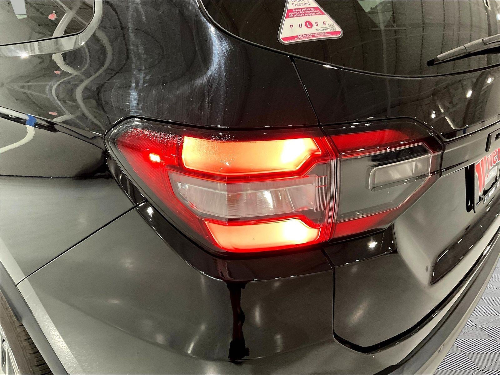 Used 2025 Honda Pilot EX-L image 23