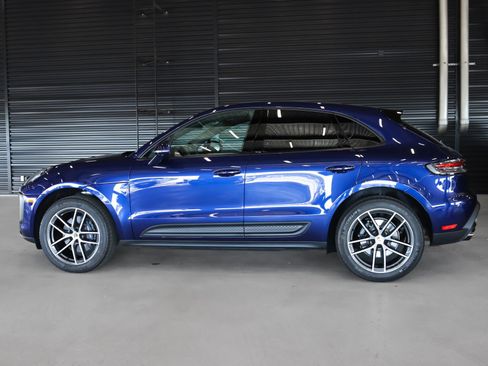 Used 2025 Porsche Macan image 2