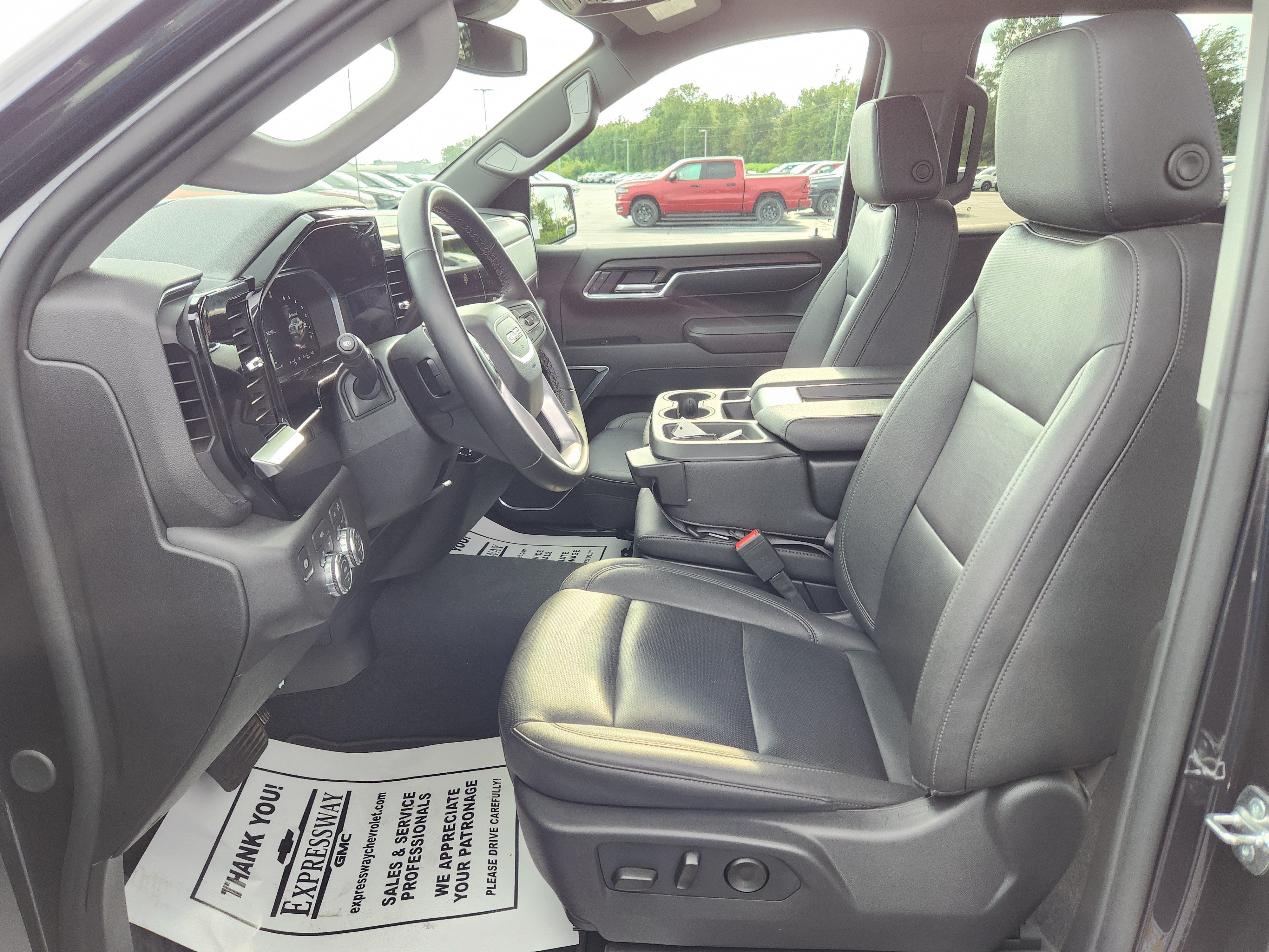 Used 2026 GMC Sierra 1500 SLT AWD/4WD image 13