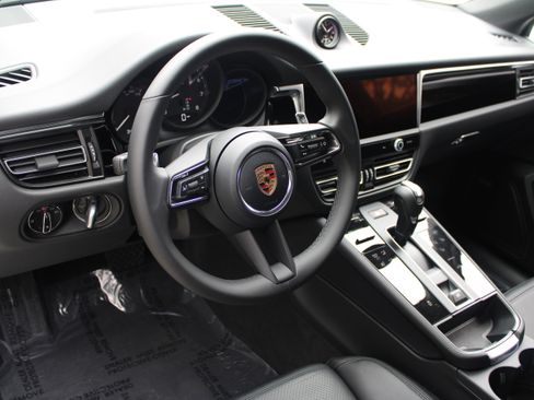 Certified 2026 Porsche Macan Turbo image 4