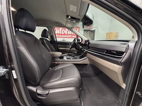 Used 2025 Kia Carnival image 10