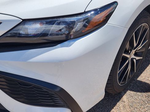 Used 2023 Toyota Camry SE FWD image 5