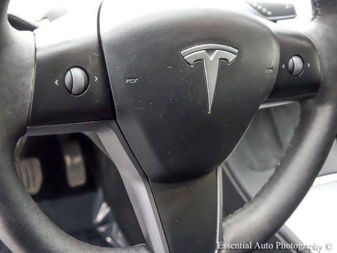 Used 2024 Tesla Model Y Long Range image 16
