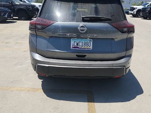 Used 2024 Nissan Rogue S FWD image 5