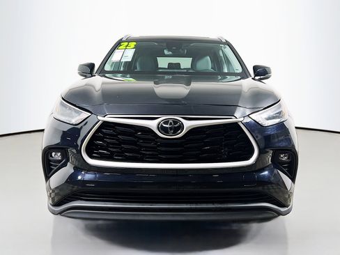 Used 2023 Toyota Highlander XLE image 11