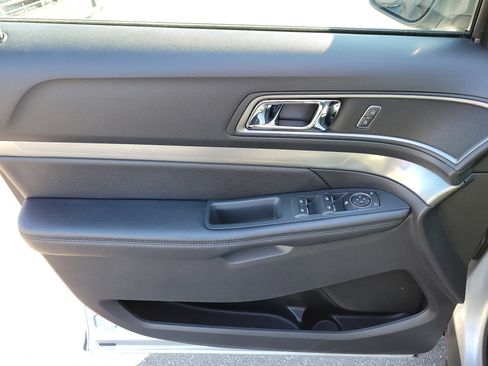 Used 2019 Ford Explorer XLT w/ Equipment Group 202A image 20