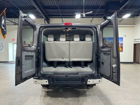 Used 2018 Nissan NV 3500 SL RWD image 24