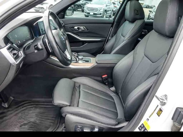 Used 2020 BMW 330i xDrive Sedan w/ Premium Package AWD/4WD image 11