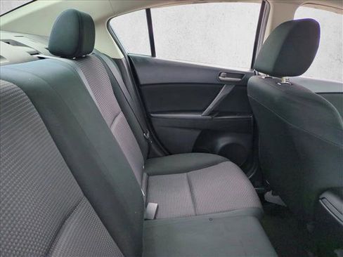 Used 2013 MAZDA MAZDA3 i Sport image 17