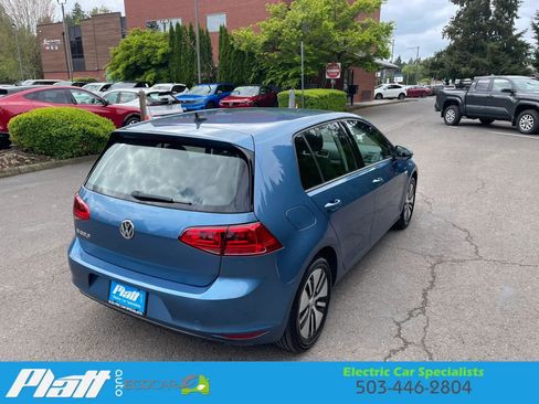 Used 2016 Volkswagen e-Golf SE w/ DC Fast Charging Package FWD image 9