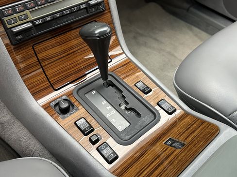 Used 1992 Mercedes-Benz 300 SE image 14