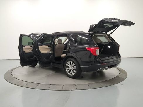 Used 2023 Ford Explorer XLT w/ Equipment Group 202A RWD image 14