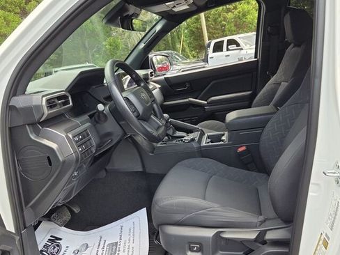 Used 2025 Toyota Tacoma SR5 AWD/4WD image 6