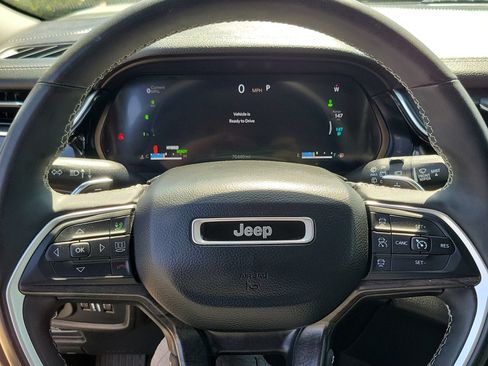 Used 2024 Jeep Grand Cherokee Limited 4xe AWD/4WD image 8