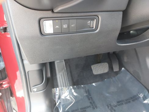 Used 2024 Chevrolet Equinox EV RS FWD image 32