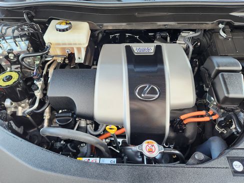 Used 2022 Lexus RX 450hL Luxury w/ Cold Area Package (CT) image 39