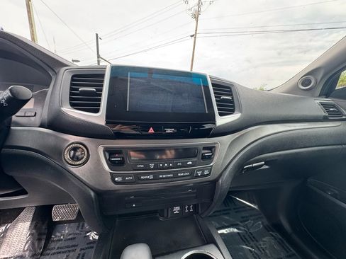 Used 2018 Honda Pilot EX image 15