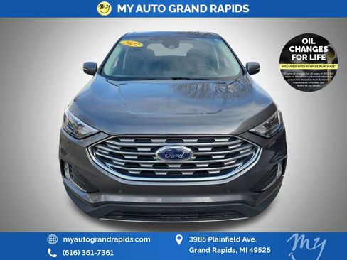 Used 2022 Ford Edge Titanium image 2