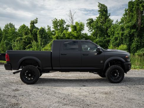 New 2026 RAM 2500 Laramie w/ Night Edition AWD/4WD image 21