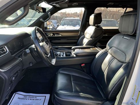 Used 2022 Jeep Grand Wagoneer Series II w/ Premium Group II AWD/4WD image 16