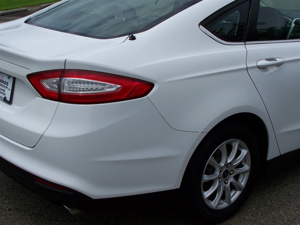 Used 2015 Ford Fusion S FWD image 24