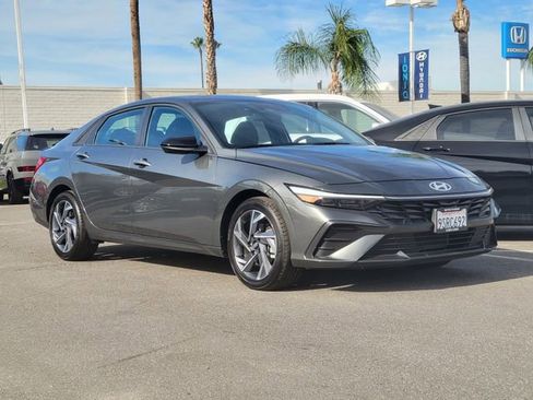 Used 2025 Hyundai Elantra Sport image 27