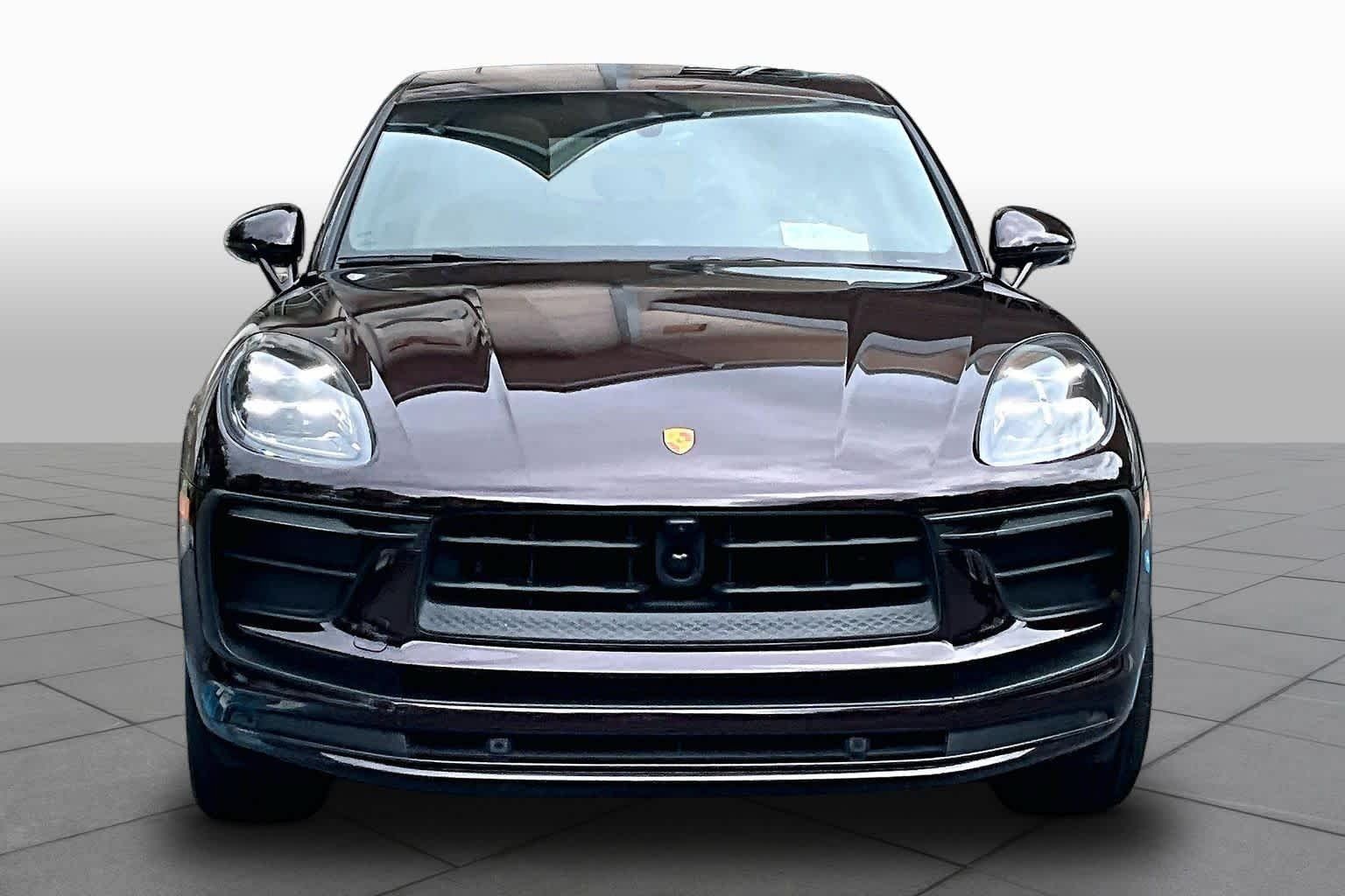 Used 2023 Porsche Macan AWD/4WD image 4