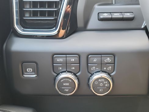 New 2026 GMC Sierra 3500 Denali w/ Denali Reserve Package image 27