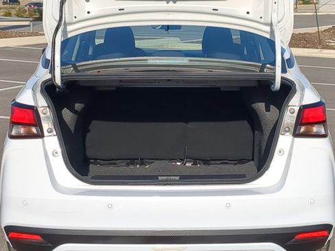 Used 2022 Nissan Versa S image 6