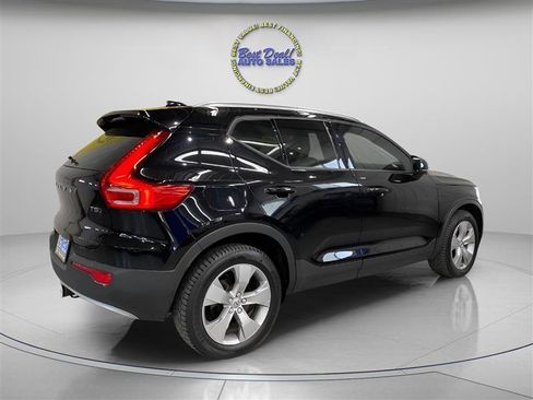 Used 2022 Volvo XC40 T5 Momentum AWD/4WD image 5