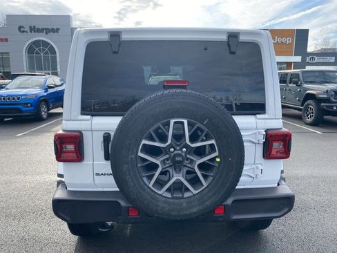 New 2026 Jeep Wrangler Unlimited Sahara AWD/4WD image 4