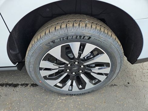 New 2026 Ford Expedition Max Platinum AWD/4WD image 13