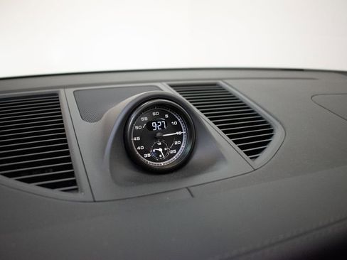 Certified 2026 Porsche Macan AWD/4WD image 27