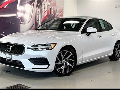 Used 2019 Volvo S60 T6 Momentum w/ Multimedia Package