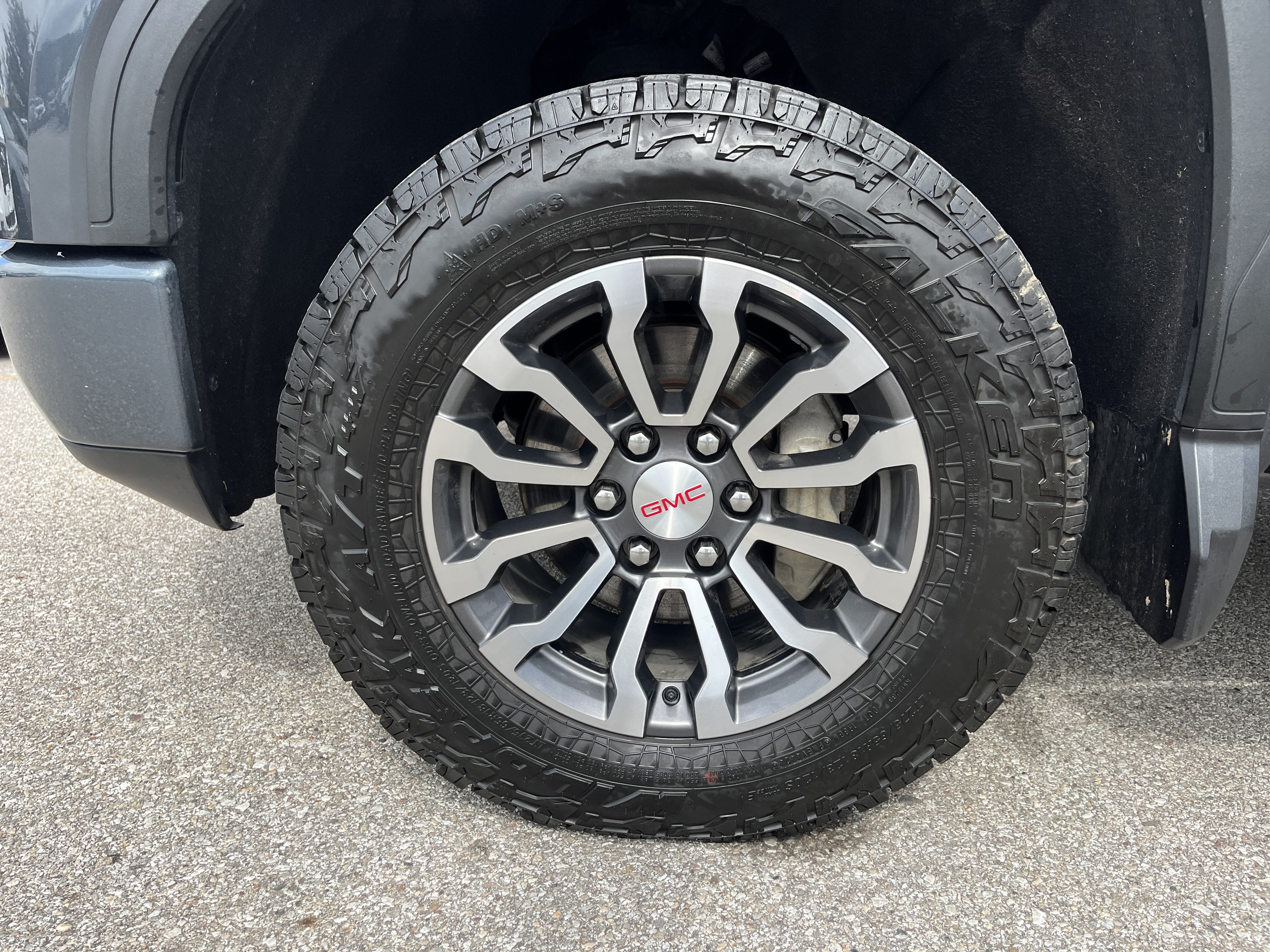 Used 2022 GMC Sierra 1500 AT4 w/ AT4 Premium Package AWD/4WD image 8