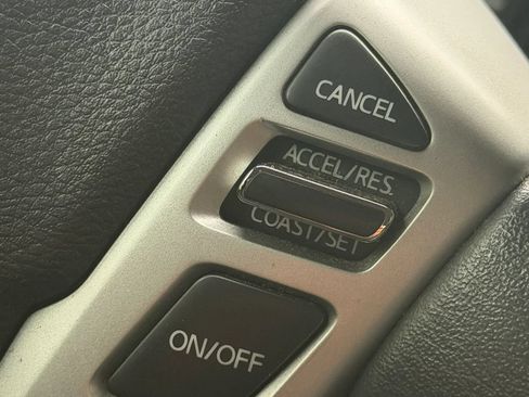 Used 2017 Nissan Titan SV RWD image 16