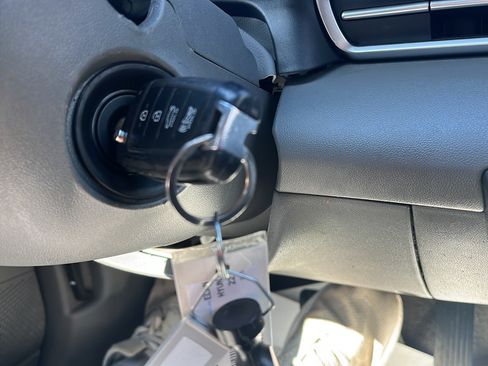 Used 2022 Hyundai Elantra SE w/ Preferred Accessory Package FWD image 25