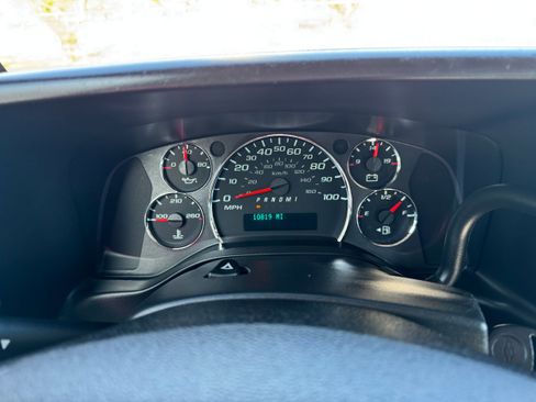 Used 2012 Chevrolet Express 3500 image 10