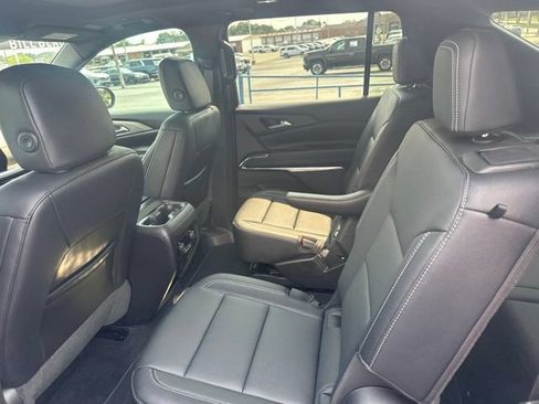 Used 2026 Chevrolet Traverse LT w/ Sun and Wheel Package FWD image 10